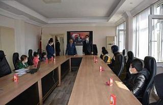 Vakıflar Bölge Müdürlüğünden Selendili öğrencilere...