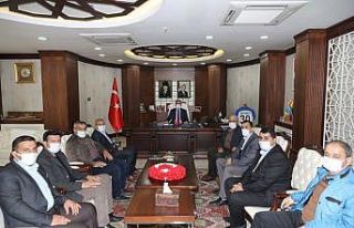 Vali Akbıyık muhataralarla bir araya geldi