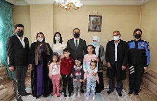 Vali Akbıyık’tan şehit ailelerine ziyaret