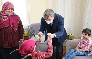 Vali Aydoğdu’dan özel çocuklara özel ziyaret