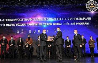 Vali Çelik’in ödülünü Cumhurbaşkanı Erdoğan...