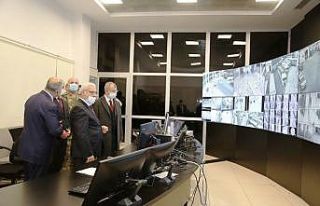 Vali Doruk, Sarp Sınır Kapısında incelemelerde...