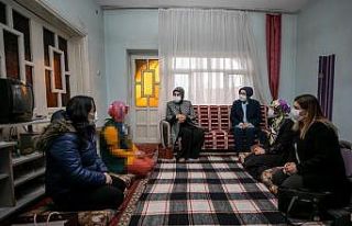 Vali eşi Bilmez’den koruma altındaki ailelere...