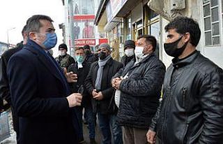 Vali Memiş Karayazı’da incelemelerde bulundu