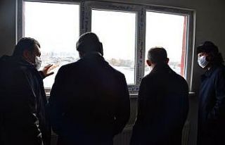 Vali Öner, Tekstil Atölyesinde İncelemelerde Bulundu