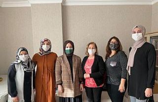 Vali ve belediye başkanı eşlerinden Sevgi Evlerine...