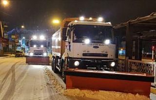 Van Büyükşehir Belediyesi’nden karla mücadele...