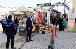 Van Büyükşehir zabıtasından kaldırım işgali...