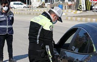 Van polisinden kısıtlama günlerinde sıkı denetim