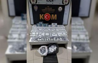 Van’da ilaç ve kaçak sigara operasyonu