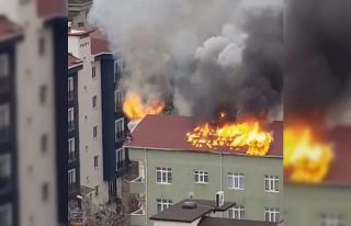 Yangında mahsur kalan vatandaşı vinç sahibi komşusu...