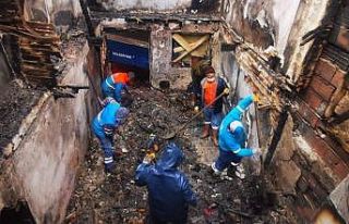 Yangının yaralarını Kuşadası Belediyesi sardı