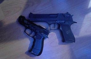 Yasa dışı silah ve mühimmat ticareti yapan suç...