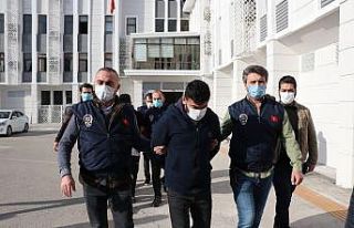 Yaşlı adamı öldürüp bir hafta evde bekletmişler