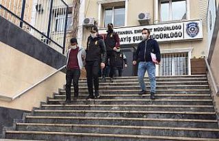 Yaşlı kadınları hedef alan sahte polisler yakalandı