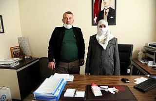 Yaşlı teyzenin parasını bulan duyarlı vatandaş...