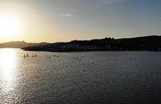 Yelkenci gençler aylar sonra yelkenlileriyle buluştu
