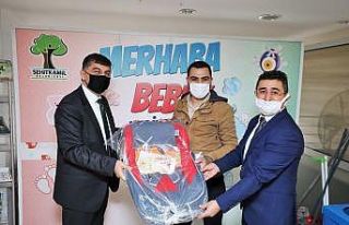 Yeni doğan bebeklere ilk hediye Şehitkamil’den