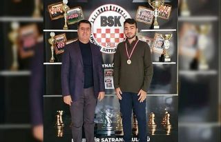 Yeni yılın satrançtaki ilk şampiyonları