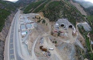 Yeni Zigana tünelinde ışığa az kaldı