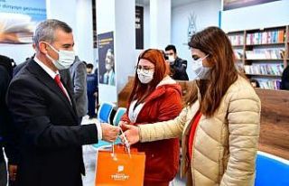 Yeşilyurt’ta öğrencilere deneme seti hediyesi