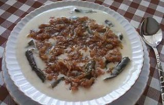 Yeşilyurt’un ünlü kiraz yaprağı sarması anlatıldı