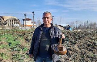 Yetiştirdiği süs kabaklarından kuşlara yuva yaptı