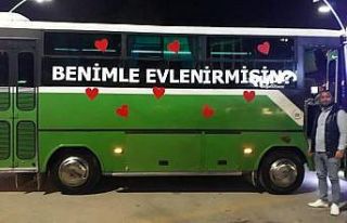 Yolcular şaşkınlığını gizleyemedi, halk otobüsünde...