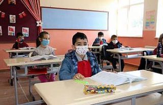 Yozgat’ta öğrenciler uzun bir aradan sonra yüz...