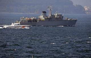 Yunan mayın tarama gemisi Çanakkale Boğazı’ndan...