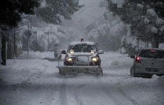 Yunanistan’da kar fırtınası: 3 ölü