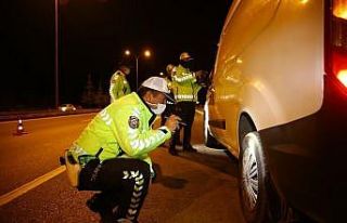 Yurt genelindeki kış lastiği denetiminde 2 bin...