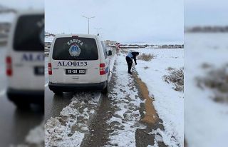 Zabıta ekipleri doğadaki kuşları unutmadı
