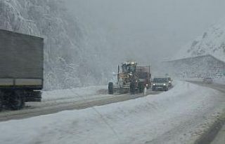 Zonguldak’ta karla mücadele çalışmaları aralıksız...