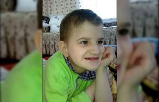 17 yaşındaki engelli çocuk koronavirüse yenik...