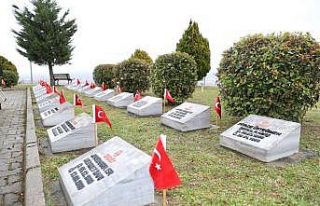 18 Mart Serdivan Şehitliğinde anıldı