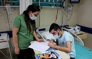 23 yaşındaki Emrullah’ın ilk öğretmeni Dilek...