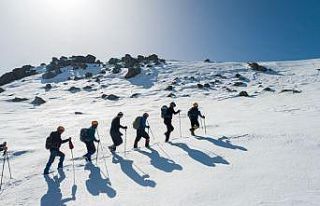 2 bin 552 rakımlı Yıldız Dağı’na tırmanan...