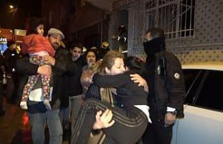 3 katlı apartmanda korkutan yangın: 5’i çocuk...