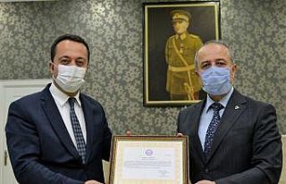 42 yıllık memuriyet hayatının ardından emekli...