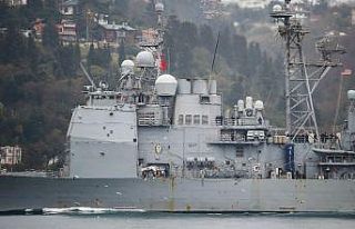 ABD savaş gemisi USS Monterey’in İstanbul Boğazı...