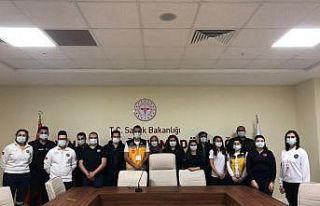 Acil sağlık personeline ’Erişkin İleri Derece...