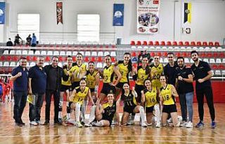 Adam Voleybol Play Off’ta