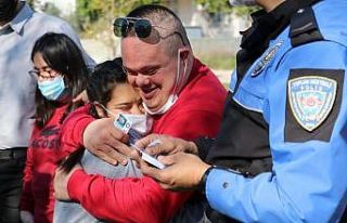 Adana’da engelli çocuklara polis kimliği