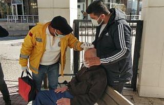 Adliyede otoparkında kafasına bariyer çarpan yaşlı...