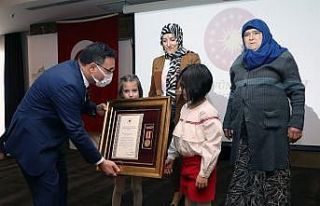 Afyonkarahisar şehidinin ikiz kızlarına ’Devlet...