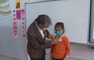Aileleri "Covid-19 Dedektifleri" denetliyor