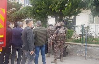 Ailesinden 3 kişiyi rehin aldı aileyi PÖH kurtardı
