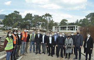 AK Parti İl Yönetimi hastane inşaatında incelemelerde...