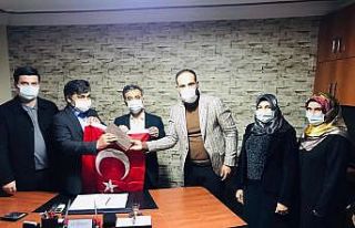 AK Parti Kozan’da şehit ailelerini yalnız bırakmadı